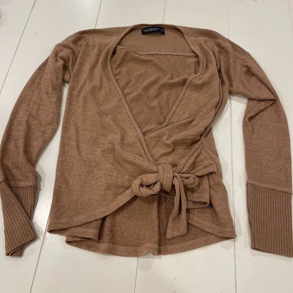 Sz: XS Abercrombie Soft & Cozy Faux Wrap Sweater - Picture 2 of 8